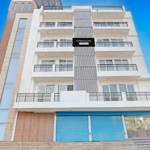 Super Townhouse Sector 62 Near World Gurgaon
